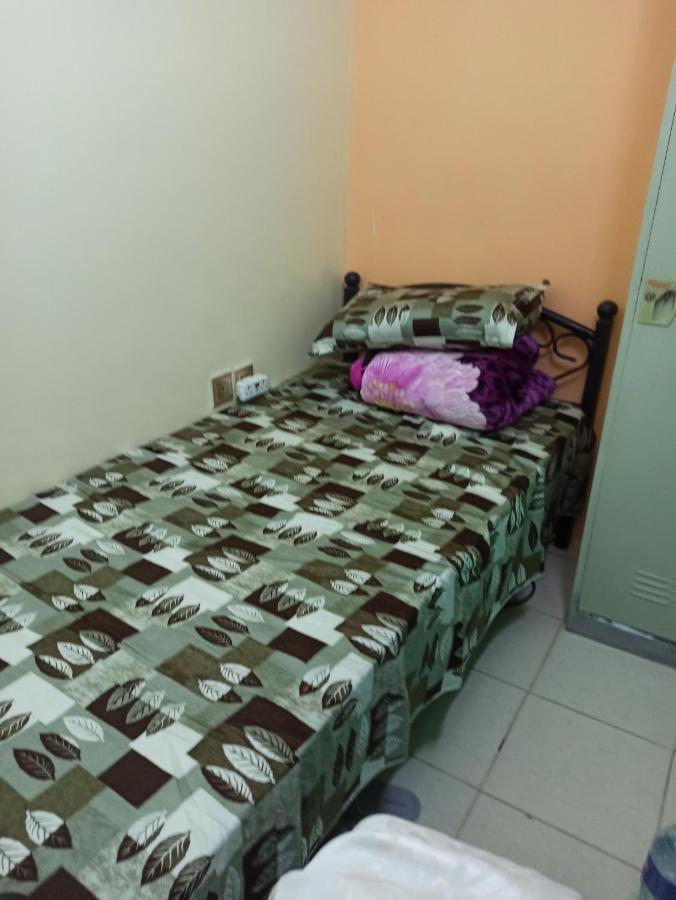 Апартаменти Moon Backpackers , Al Rigga , Partition For Couples And For Singles Дубай Екстер'єр фото
