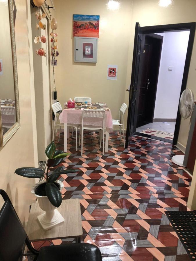 Апартаменти Moon Backpackers , Al Rigga , Partition For Couples And For Singles Дубай Екстер'єр фото