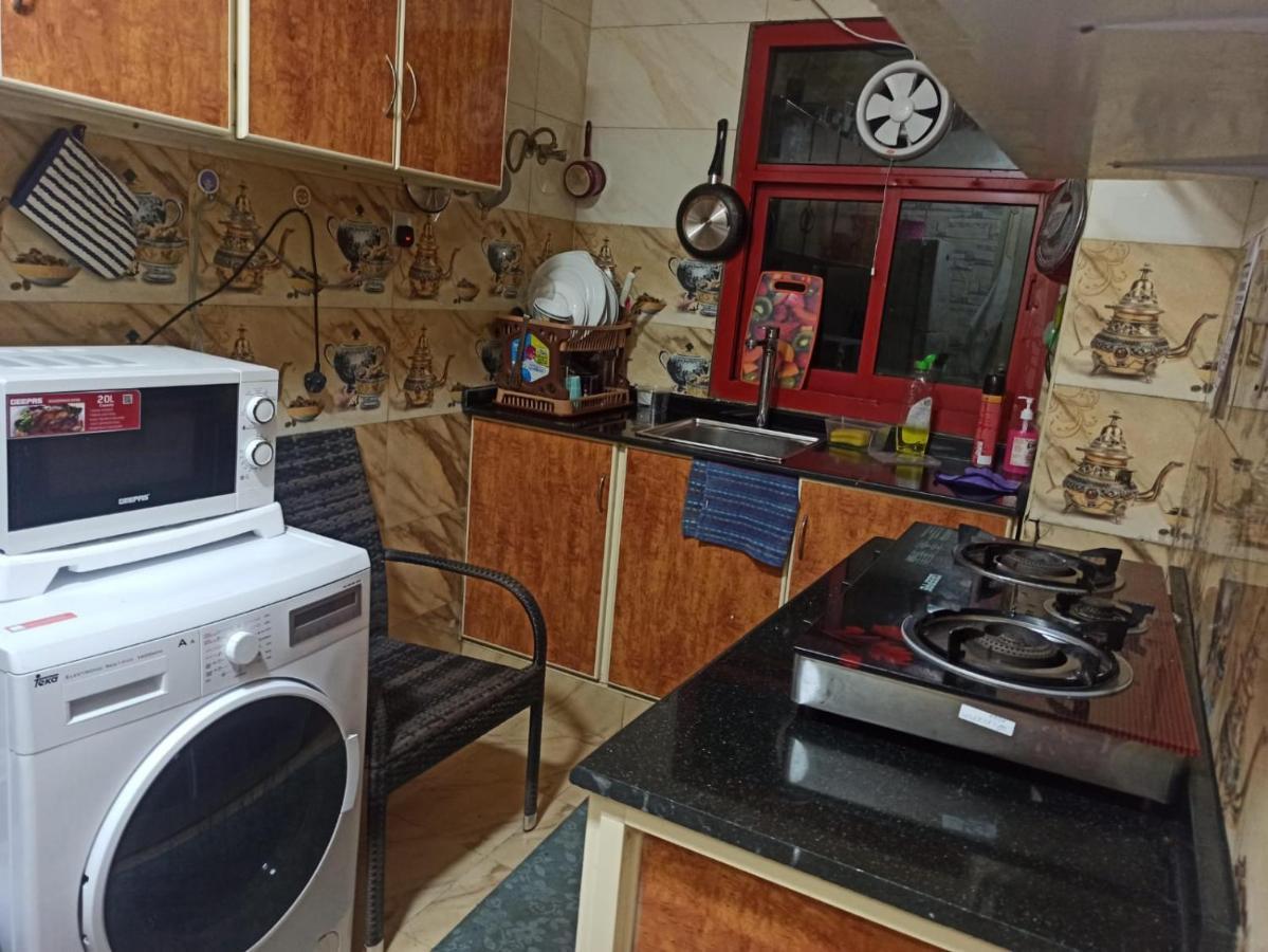 Апартаменти Moon Backpackers , Al Rigga , Partition For Couples And For Singles Дубай Екстер'єр фото