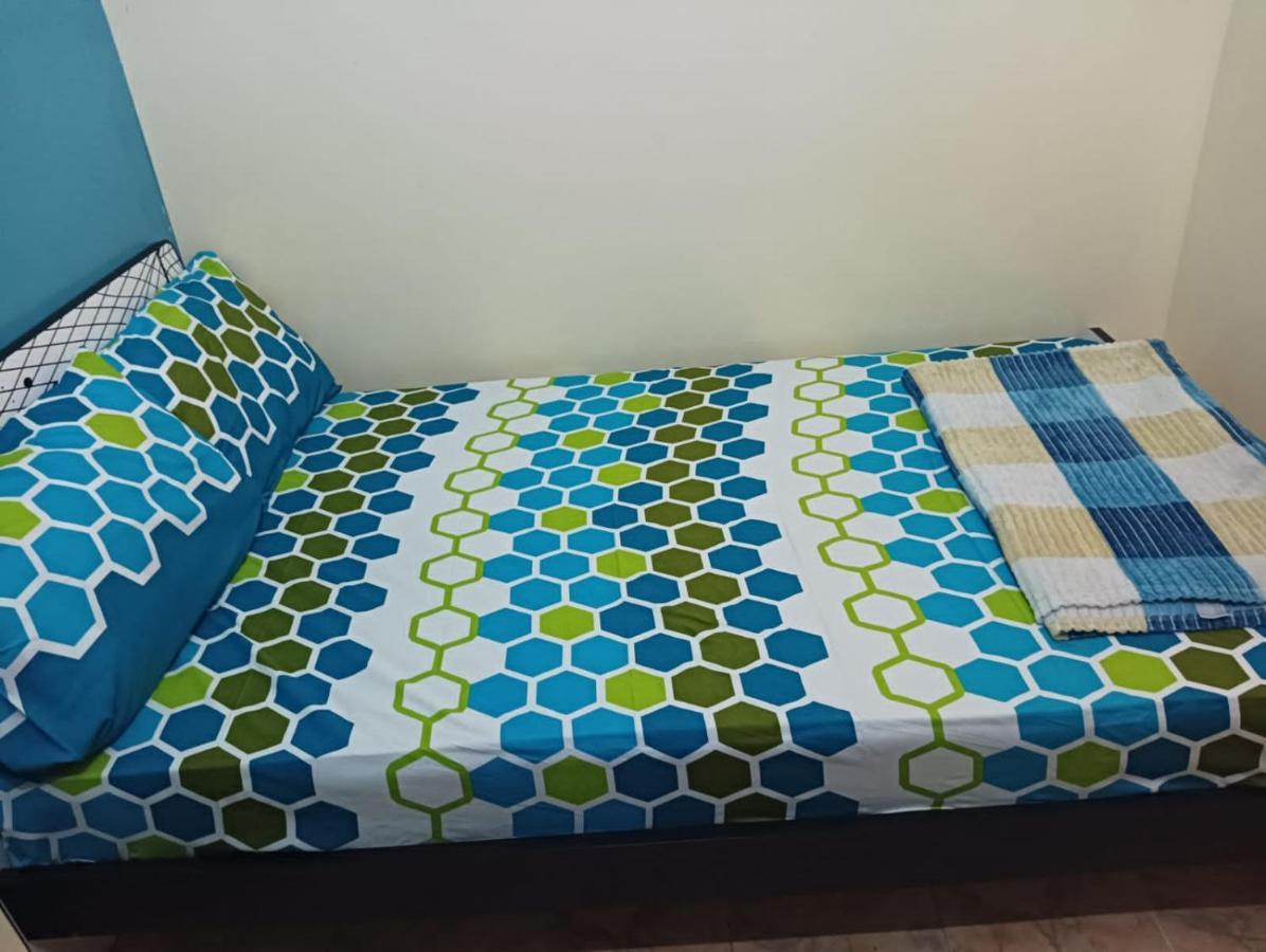 Апартаменти Moon Backpackers , Al Rigga , Partition For Couples And For Singles Дубай Екстер'єр фото