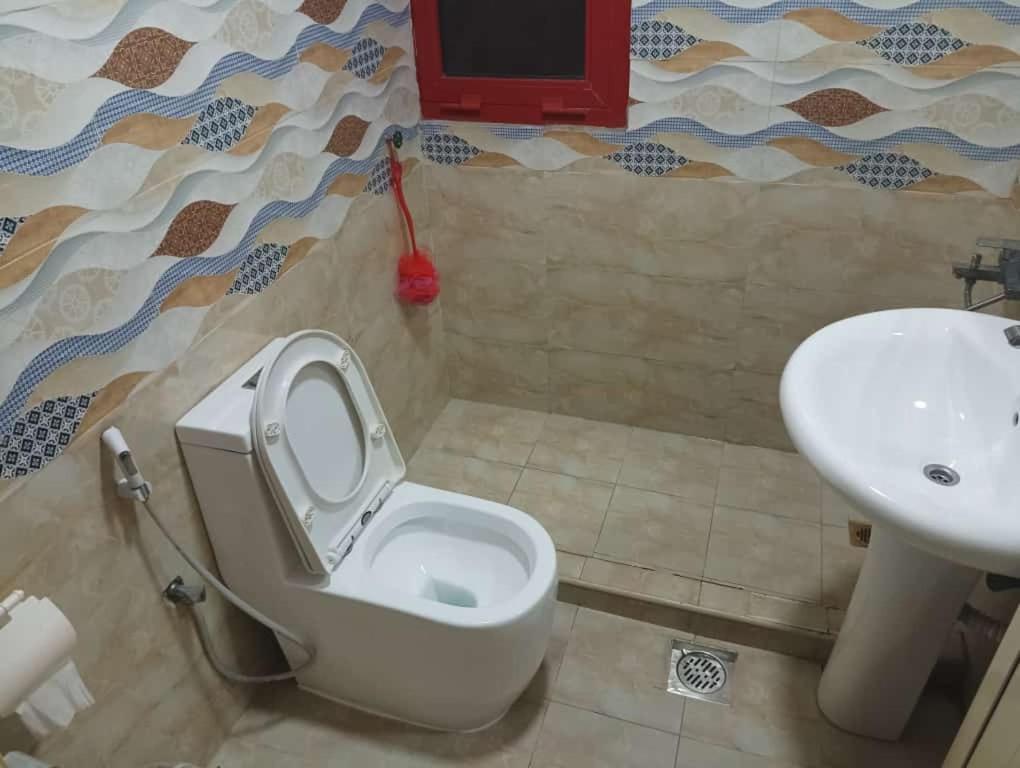 Апартаменти Moon Backpackers , Al Rigga , Partition For Couples And For Singles Дубай Екстер'єр фото