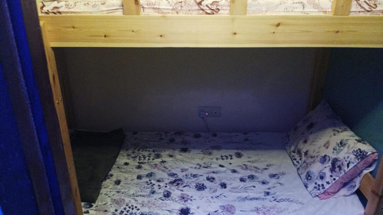 Апартаменти Moon Backpackers , Al Rigga , Partition For Couples And For Singles Дубай Екстер'єр фото