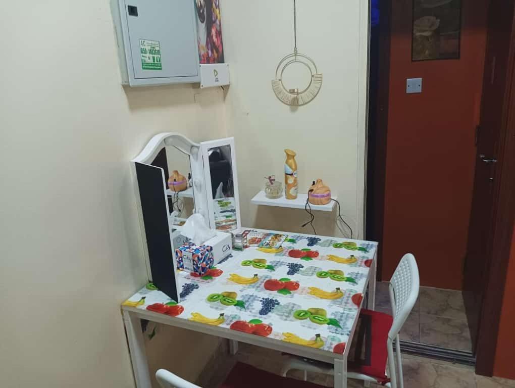 Апартаменти Moon Backpackers , Al Rigga , Partition For Couples And For Singles Дубай Екстер'єр фото