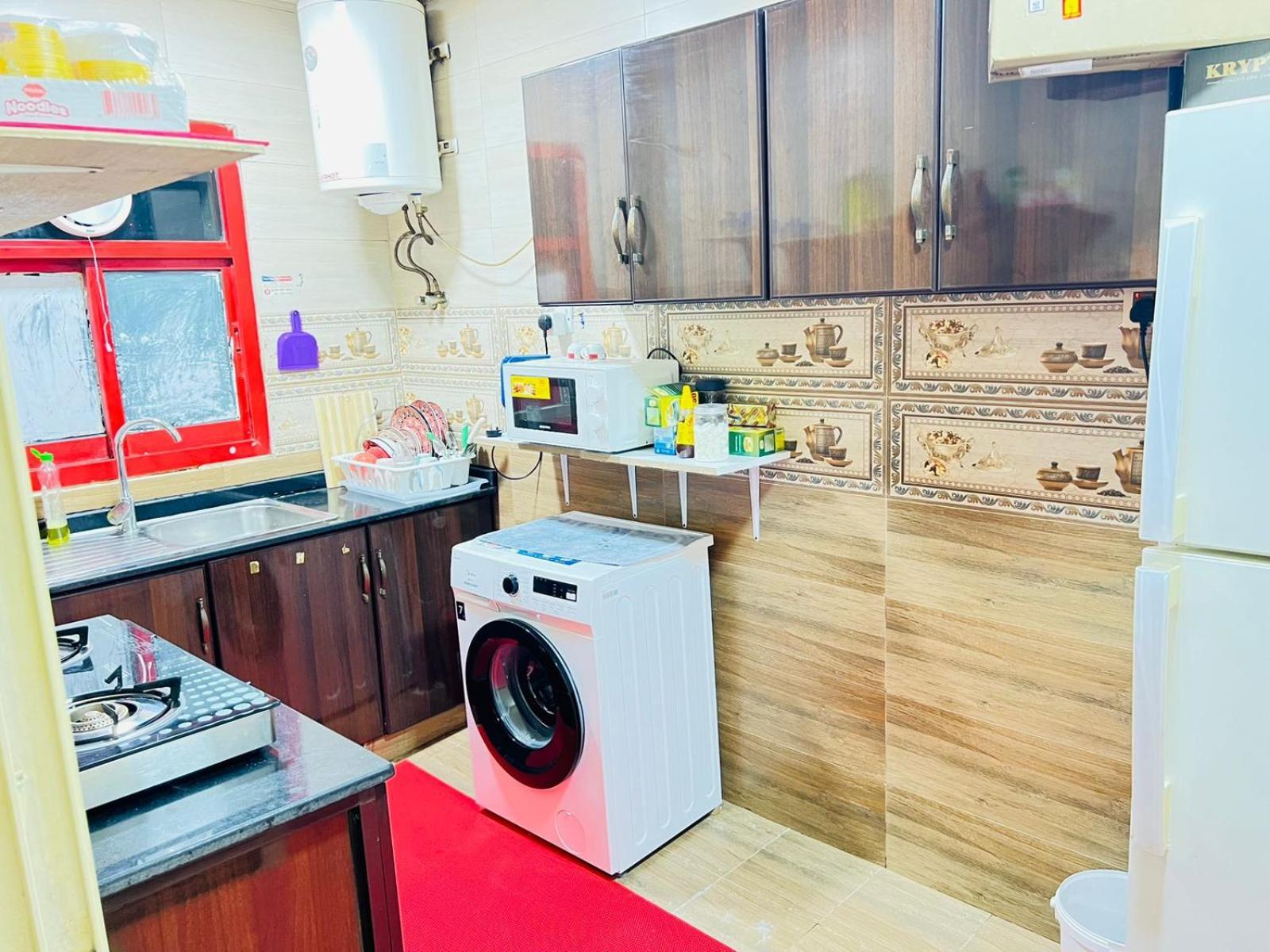 Апартаменти Moon Backpackers , Al Rigga , Partition For Couples And For Singles Дубай Екстер'єр фото